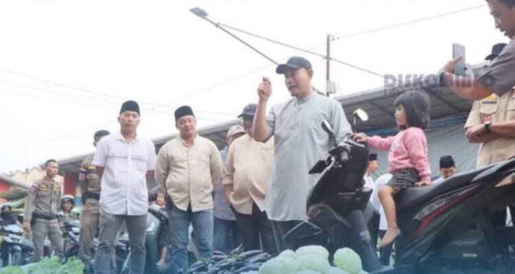 Sidak Pasar, Wako Rachmat Hidayat Gratiskan Satu Bulan Retribusi Pedagang